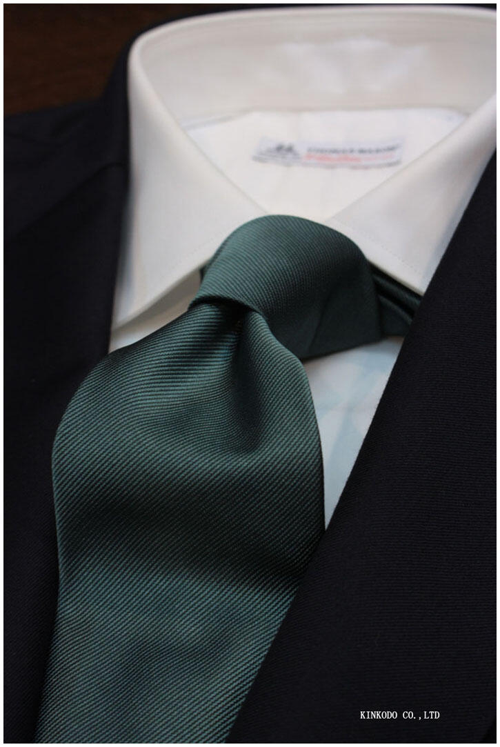 green_solid_silk2.jpg